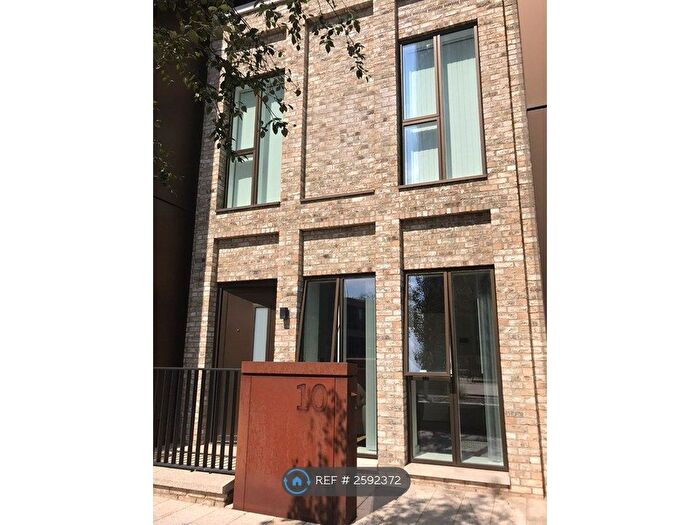 2 Bedroom Maisonette To Rent In Silvercroft Street, Manchester, M15