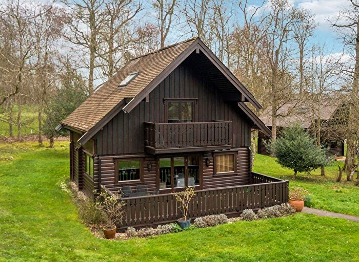 2 Bedroom Detached House For Sale In Harleyford Marlow, SL7