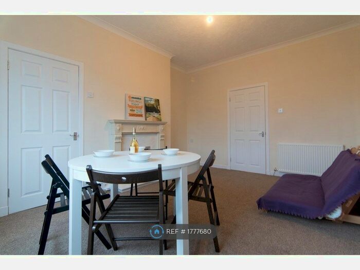 2 Bedroom Flat To Rent In Merton Drive, Glasgow, G52