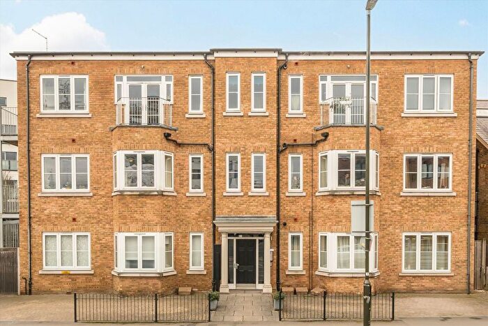 1 Bedroom Flat For Sale In Durham Road, West Wimbledon, SW20