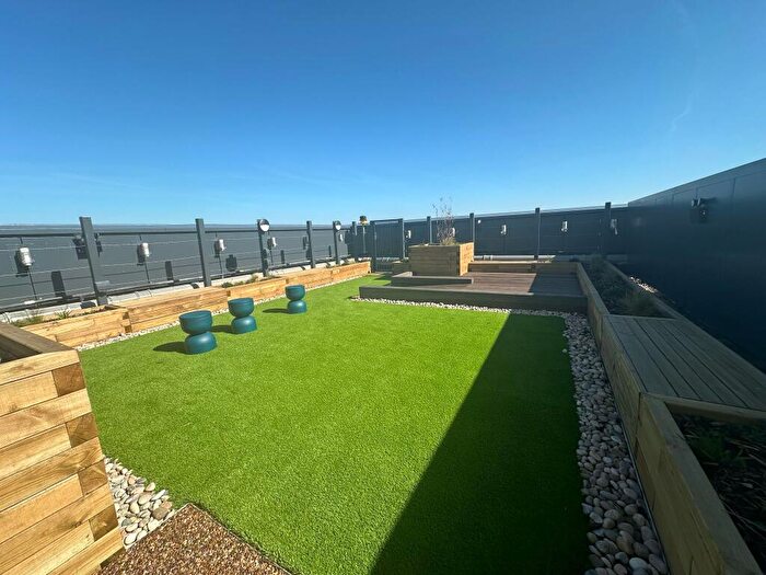 2 Bedroom Apartment To Rent In The Silver Yard, Birmingham Birmingham, B4