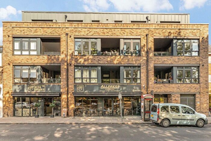 1 Bedroom Flat For Sale In Ballards Lane, London, N3