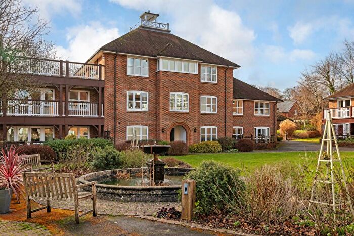 2 Bedroom Apartment For Sale In Wyke Mark, Winchester, SO22