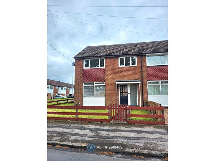 3 Bedroom End Of Terrace House To Rent In Broom Place, Leeds, LS10