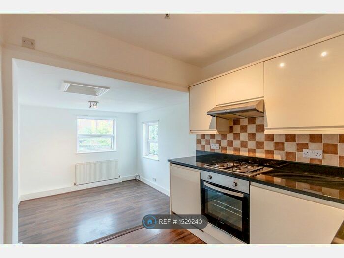 2 Bedroom Flat To Rent In Beulah Road, Thornton Heath, CR7