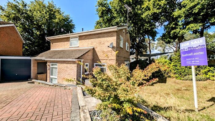 4 Bedroom Detached House For Sale In Oak Tree Road, Whitehill, Hampshire, GU35