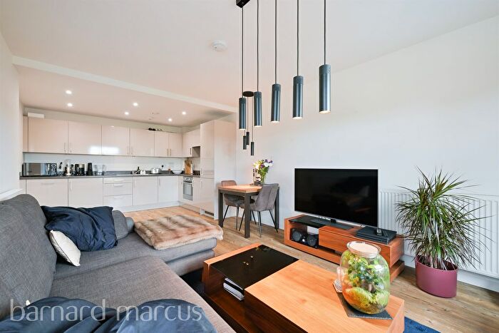 2 Bedroom Flat For Sale In London Road, Wallington, SM6