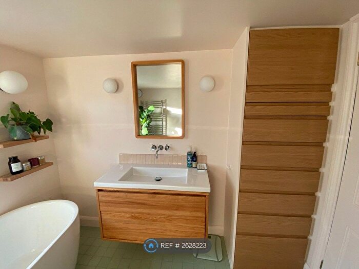 3 Bedroom Terraced House To Rent In Springfield Road, London, E17