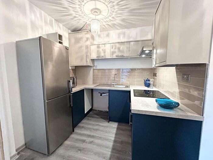 1 Bedroom Flat To Rent In High Street, Kettering, NN16