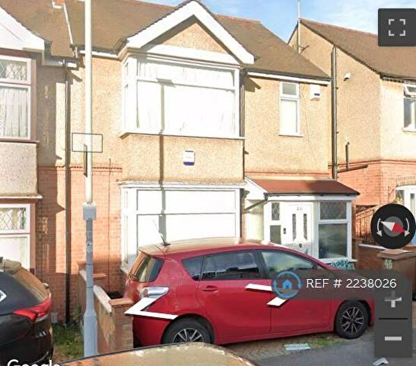 3 Bedroom Semi-Detached House To Rent In Norfolk Road, Luton, LU2