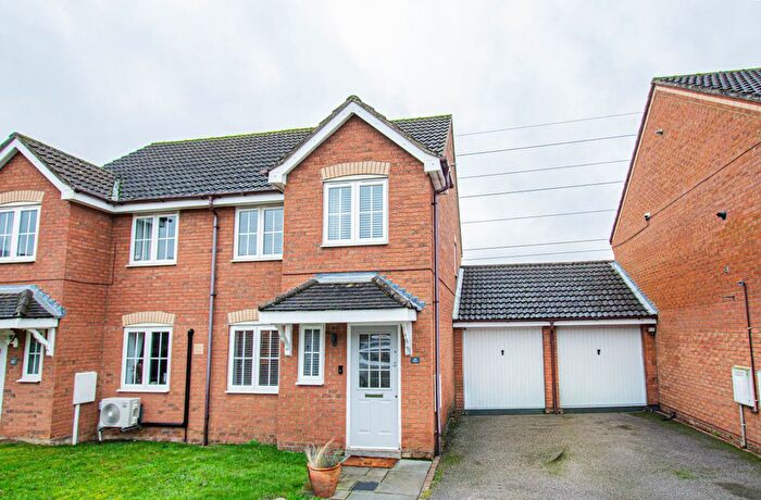 3 Bedroom Semi-Detached House For Sale In Lodge Way, Irthlingborough, NN9