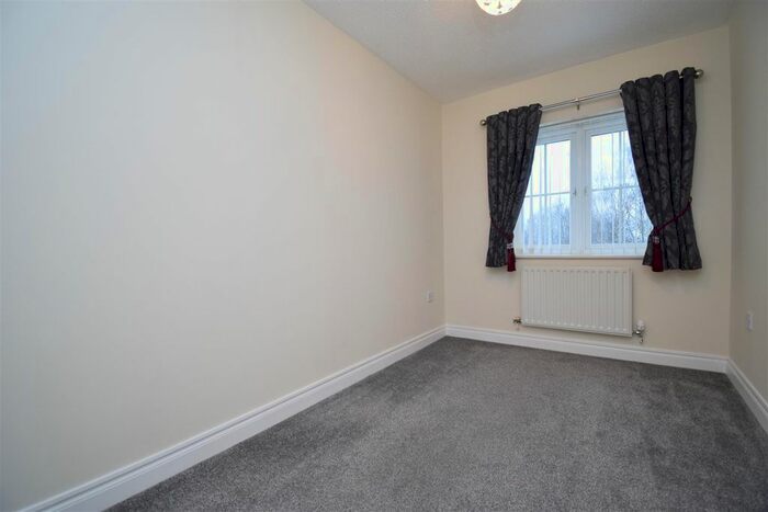 2 Bedroom Flat To Rent In Benton Mews, Horbury, WF4