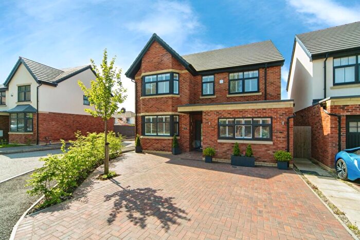 4 Bedroom Detached House For Sale In Glenavon Park, Prenton, CH43