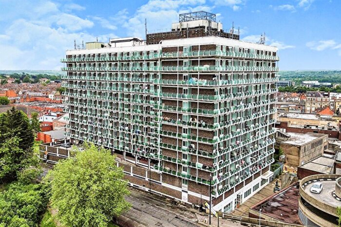 1 Bedroom Flat For Sale In Wellington Street, Northampton, NN1