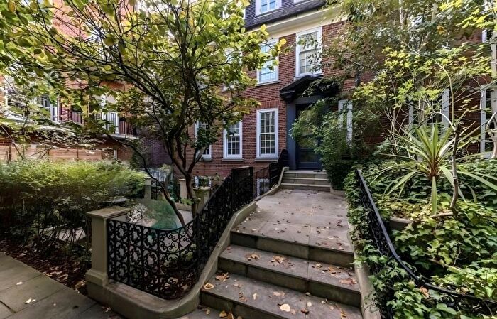 5 Bedroom Terraced House To Rent In Shepherds Close, Mayfair, London, W1K