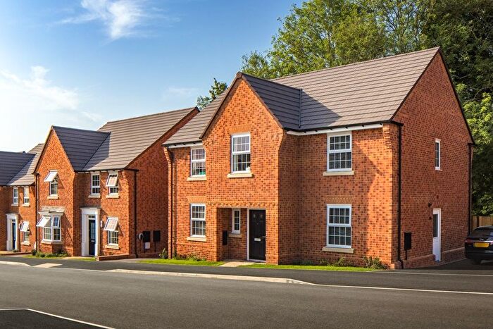 4 Bedroom Detached House For Sale In Donnington Heights, Newbury, RG14