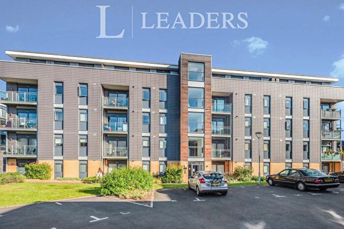 2 Bedroom Flat To Rent In Somerville Court, Newsom Place, St. Peters Road, AL1