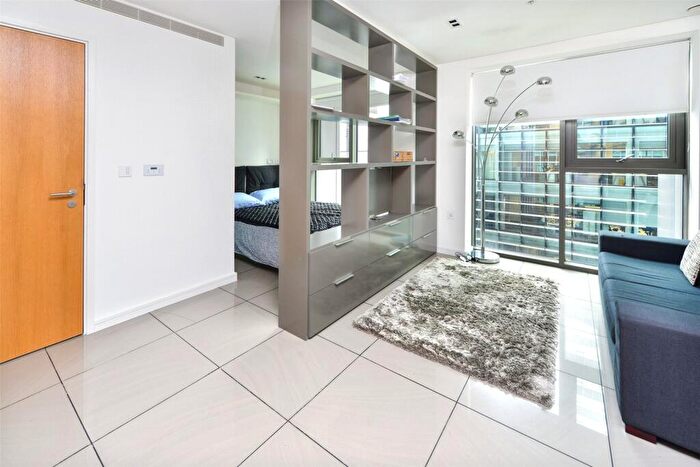 Flat To Rent In Triton Building, Regents Park, NW1