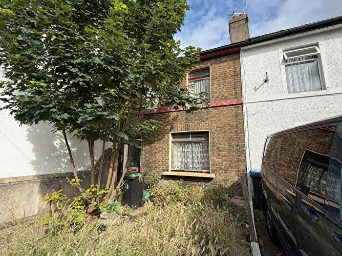 2 Bedroom Terraced House For Sale In Bishop's Road, Croydon, Greater London, CR0