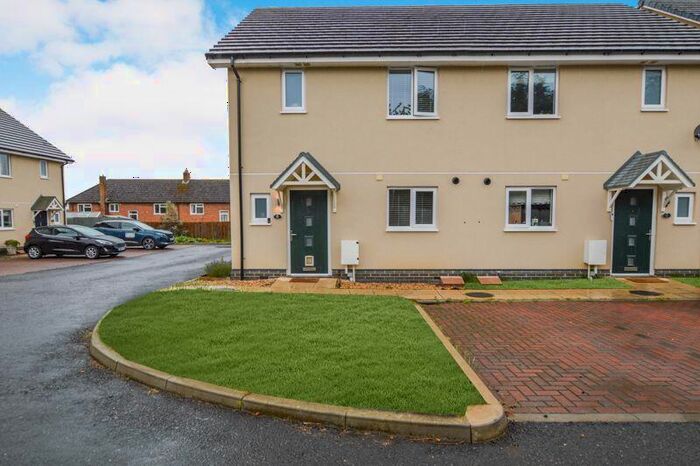 3 Bedroom Semi-Detached House For Sale In Brock Close, Wittering, PE8