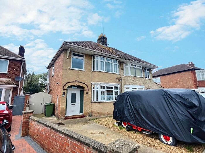 3 Bedroom Semi-detached House To Rent In Carleton Crest, Peterborough, PE4