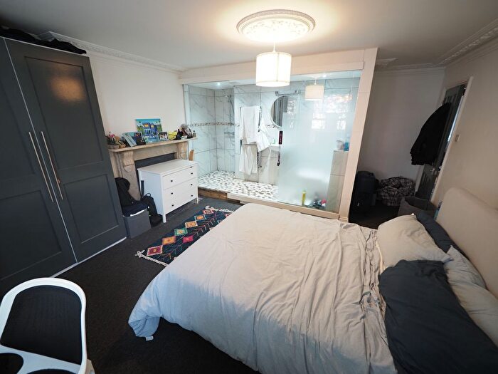 2 Bedroom Flat To Rent In Acre Lane, London, SW2