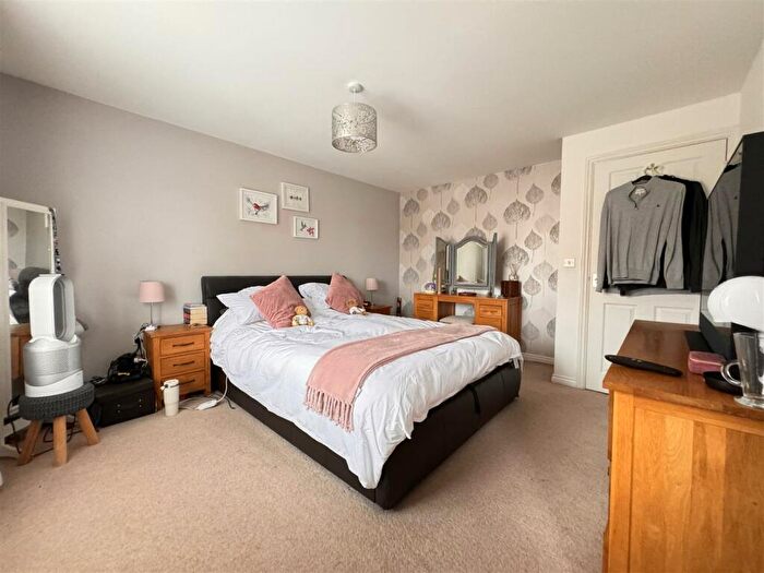5 Bedroom Detached House For Sale In Newson Road, Swindon, SN25