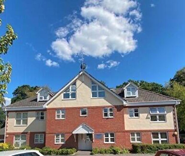 2 Bedroom Flat To Rent In Somerset Avenue, Southampton, Hampshire, SO18