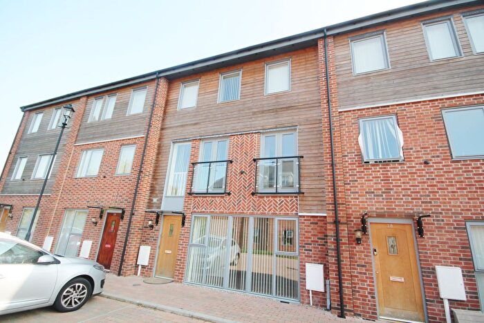 5 Bedroom Terraced House To Rent In Sangha Close, Leicester, LE3