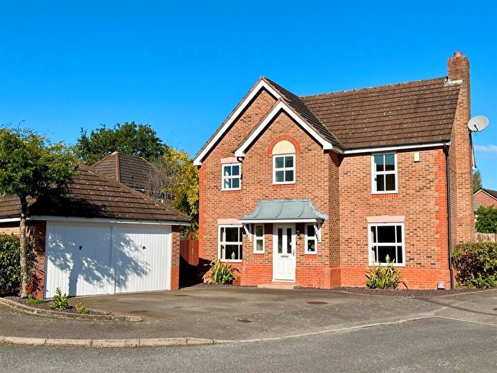 4 Bedroom Detached House For Sale In Sycamore Close, Sutton Coldfield, B76