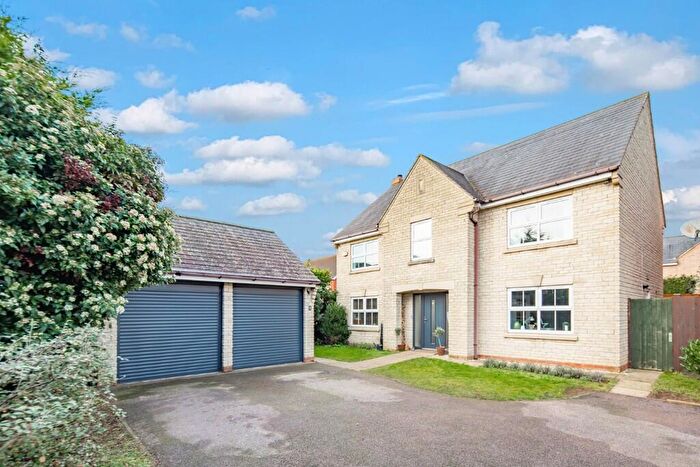 4 Bedroom Detached House For Sale In Gentian Close, Bicester, Oxfordshire, OX26