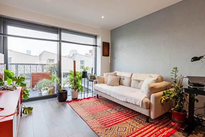 1 Bedroom Flat To Rent In Curie House, Wallis Road, Hackney, E9