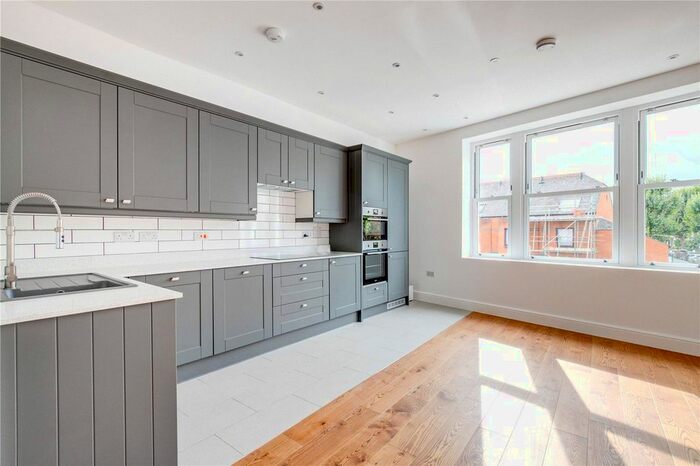 2 Bedroom Flat To Rent In Fulham Palace Road, London, SW6