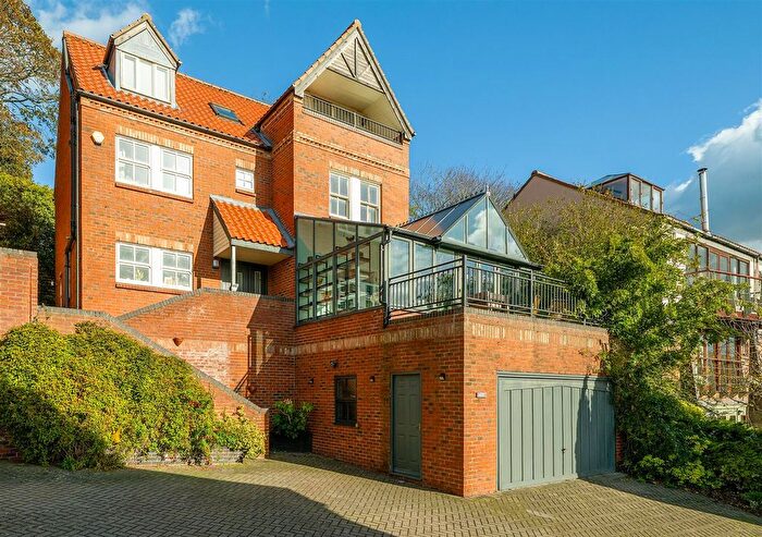 5 Bedroom Detached House For Sale In St. Michaels Terrace, Lincoln, LN1