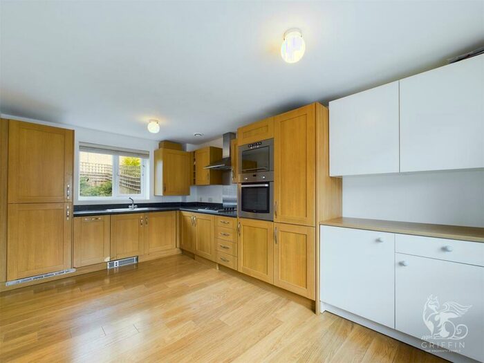 3 Bedroom House To Rent In The Rookery, Grays, RM20