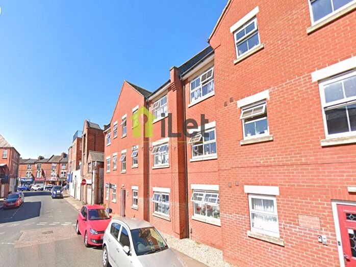 2 Bedroom Flat To Rent In Derby Road, Abington, Northampton, NN1