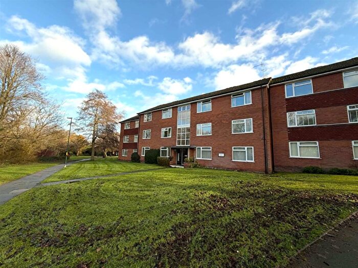 2 Bedroom Flat To Rent In Garland Way, Northfield, Birmingham, B31