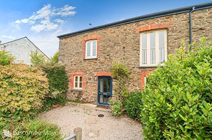 3 Bedroom Semi-Detached House For Sale In Simmons Yard, Harberton, TQ9