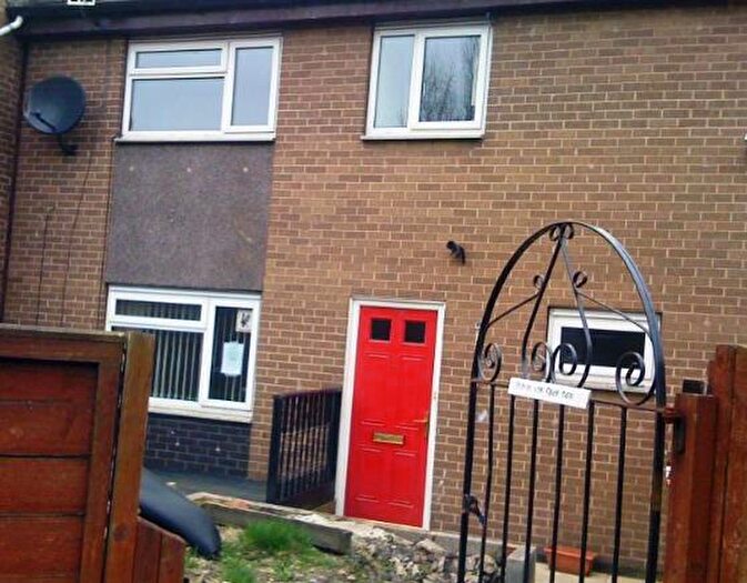 3 Bedroom House To Rent In Gargrave Close, Brighouse, HD6