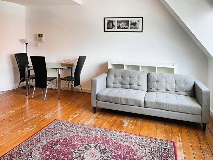 3 Bedroom Flat To Rent In Vicar Lane, Leeds, West Yorkshire, LS1