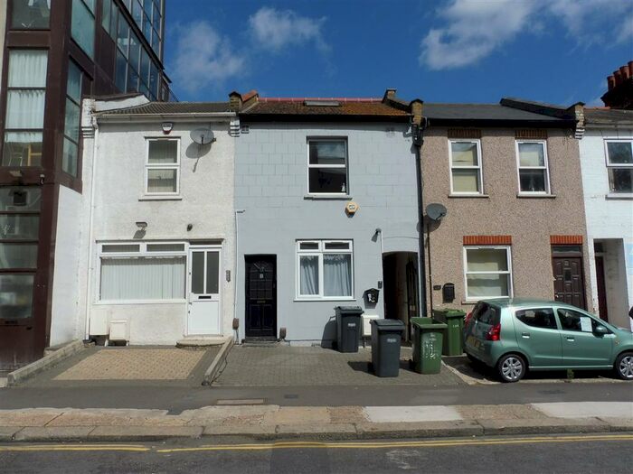 1 Bedroom Ground Flat To Rent In Bonnersfield Lane, Harrow, HA1
