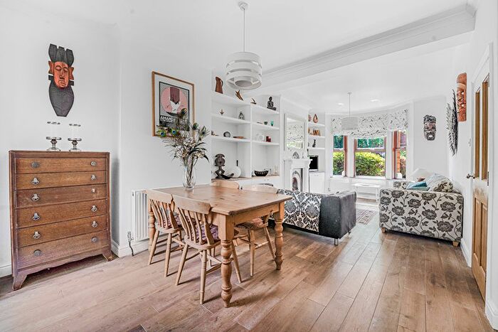 3 Bedroom Terraced House For Sale In Northcroft Road, Northfields, W13