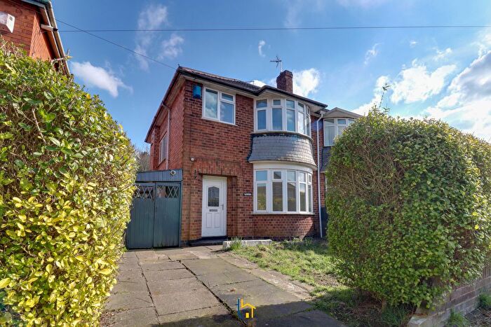 3 Bedroom Semi-Detached House To Rent In Westover Road, Leicester, LE3