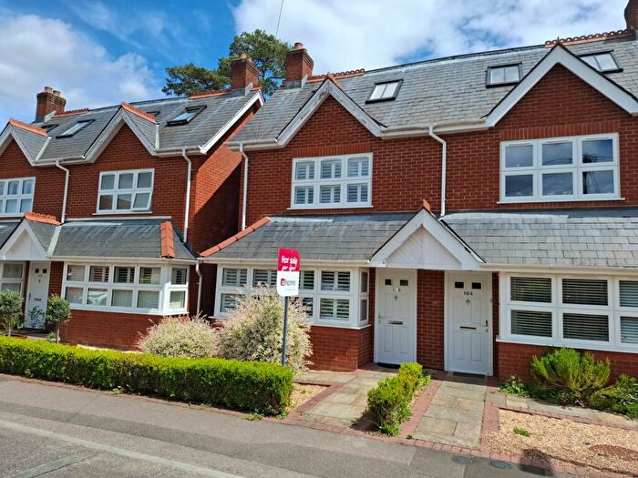 4 Bedroom Semi-Detached House For Sale In Forest Road, Liss, Hampshire, GU33