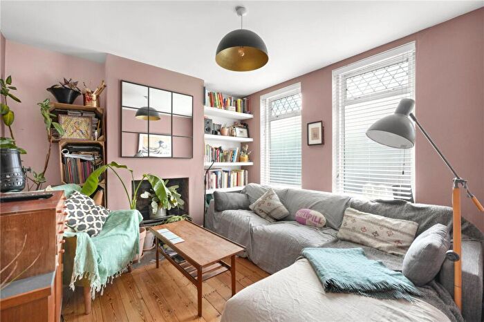 2 Bedroom Flat For Sale In Blyth Road, Walthamstow, London, E17