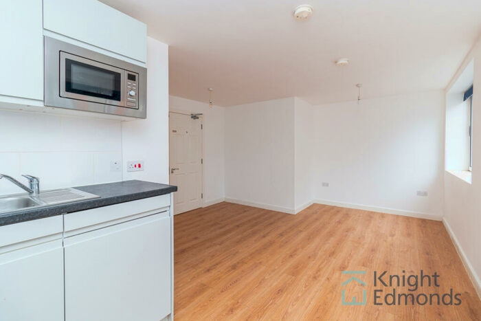Apartment To Rent In Coronet House, Queen Anne Road, Maidstone, ME14