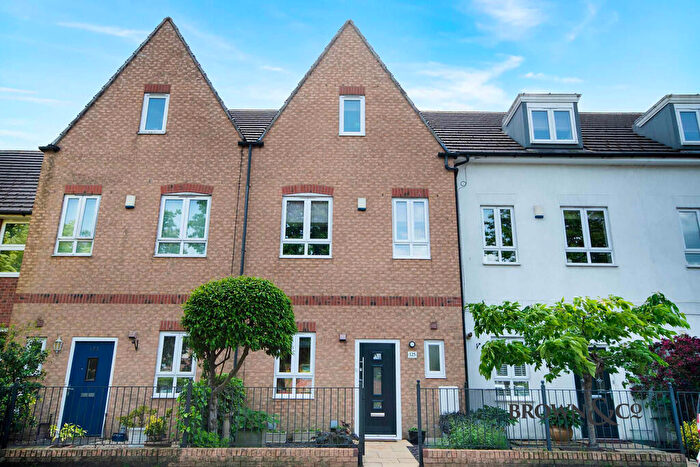 4 Bedroom Terraced House For Sale In Whinney Moor Lane, Retford, DN22