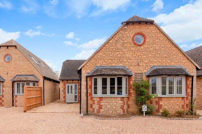 3 Bedroom Detached House To Rent In Aston Road, Brighthampton, OX29