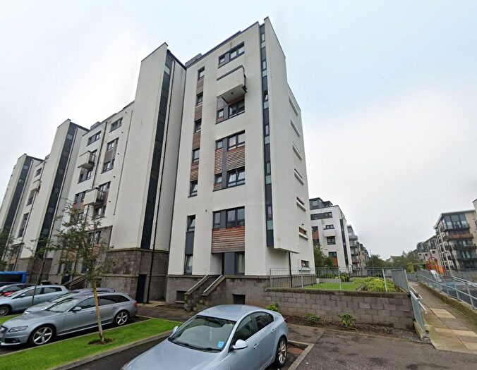 3 Bedroom Flat To Rent In Colonsay View, Granton, Edinburgh, EH5