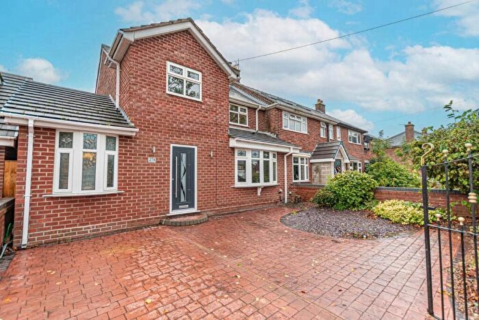 4 Bedroom Semi-Detached House To Rent In Poplars Avenue, Warrington, WA2